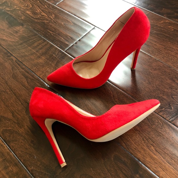 ‼️PRICE IS FIRM‼️Sexy high heel Red suede pumps - Picture 2 of 4